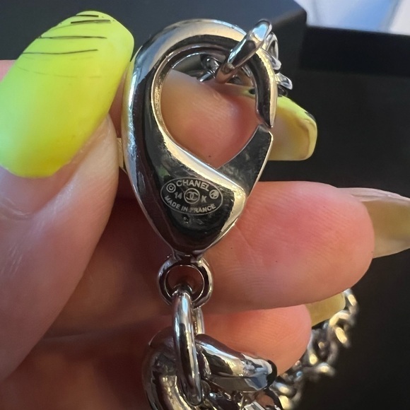 CHANEL Oversized Chain CC Padlock Necklace - Picture 5 of 7